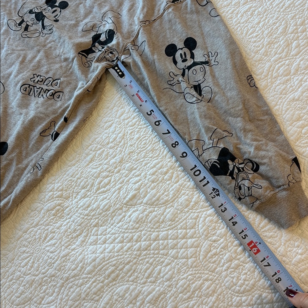 H&M women’s Disney sweatshirt tunic 3/4 sleeve Mickey donal duck sz small - Picture 5 of 6